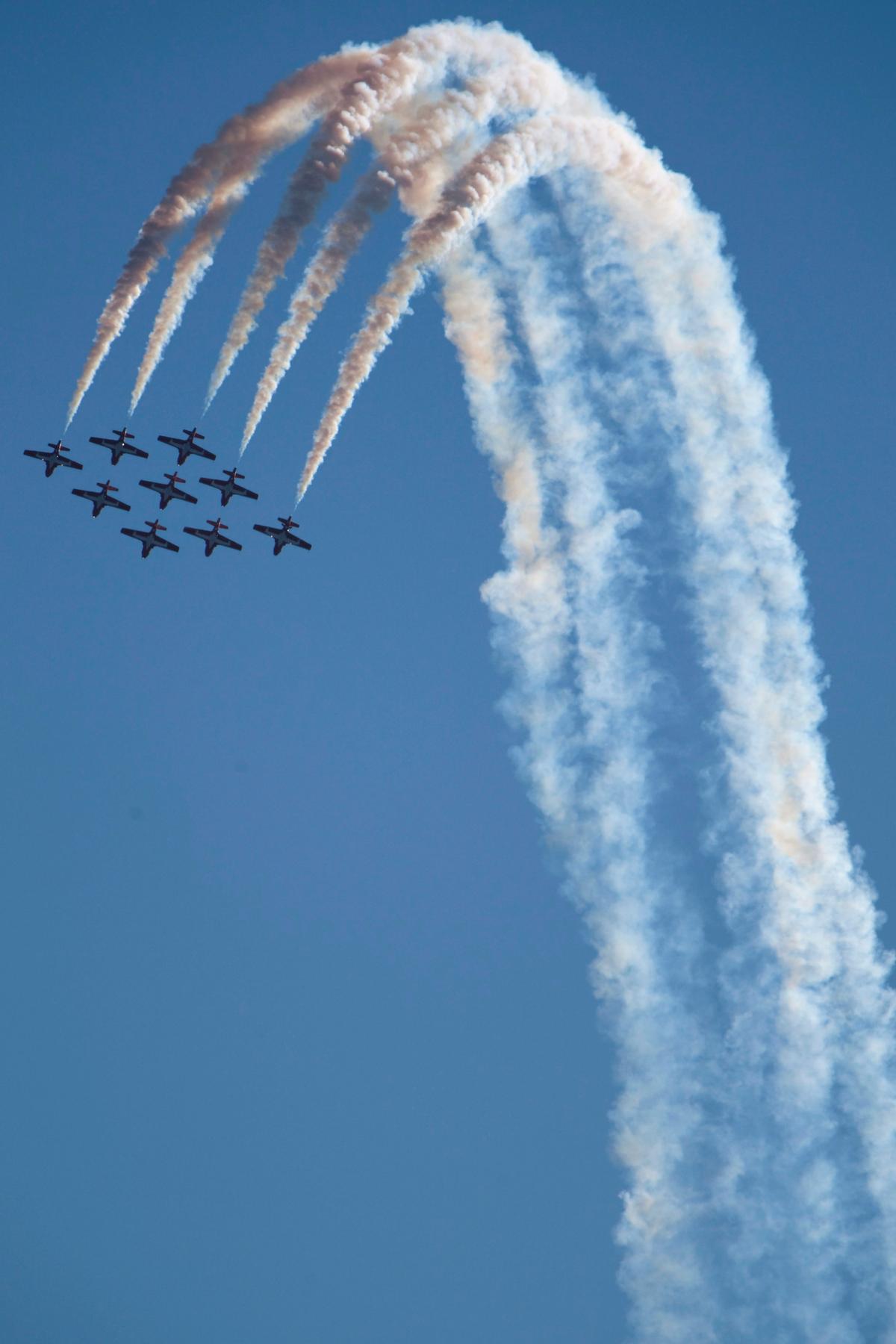 The Snowbirds, of 431 Air Demonstration Squadron, fly south of Moose Jaw, Sask., on Oct. 21, 2010. (The Canadian Press/Troy Fleece)