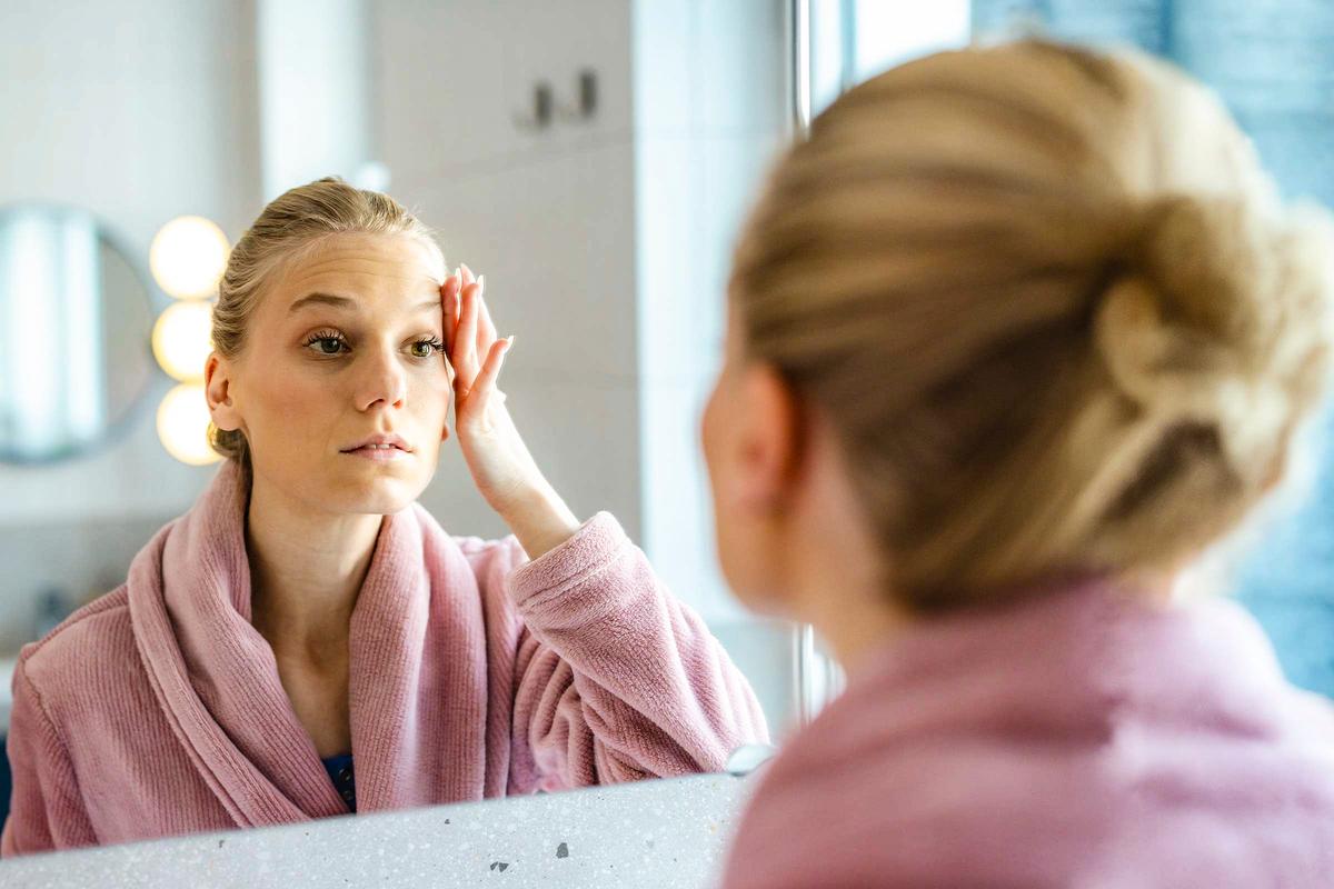 The Hidden Signs of Liver Disease: What to Look for in Your Hands and Eyes