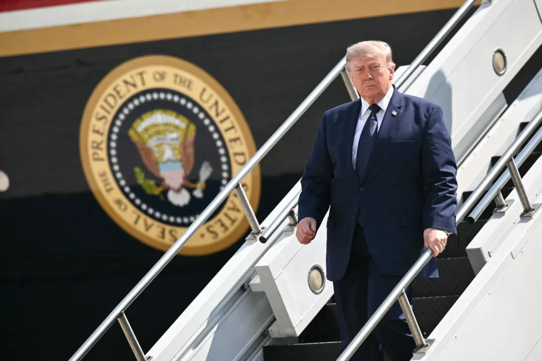Trump Calls on Congress to Add Iran to Russia Sanctions Bill