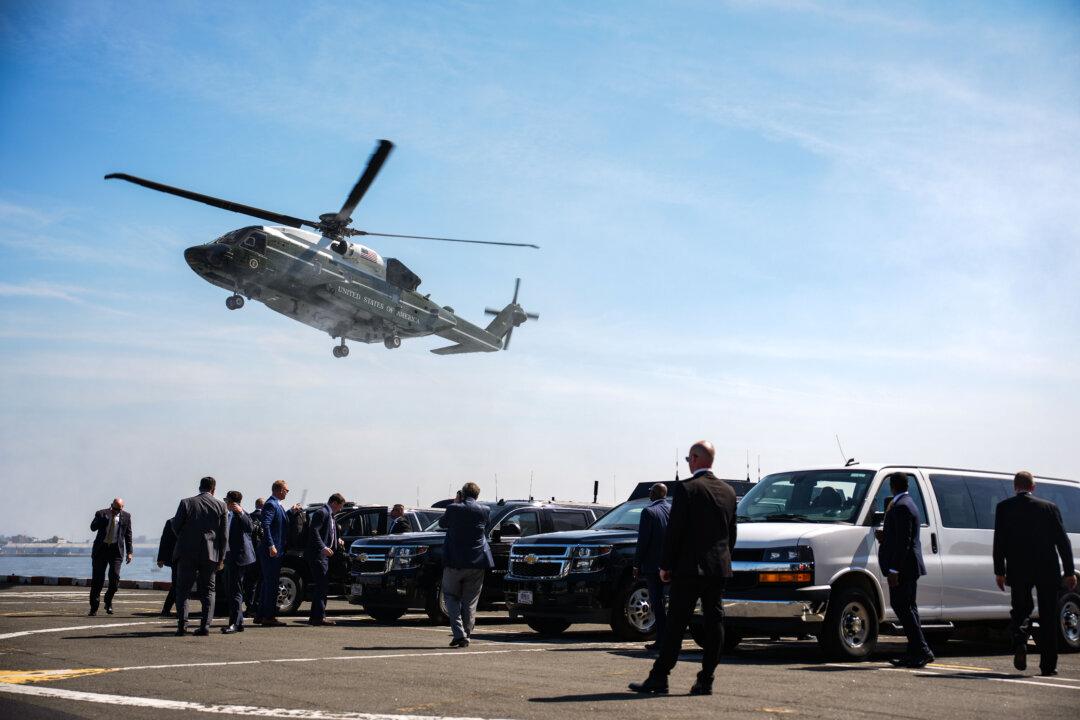 FAA Probing Safety Incident Involving Trump’s Marine One in Washington