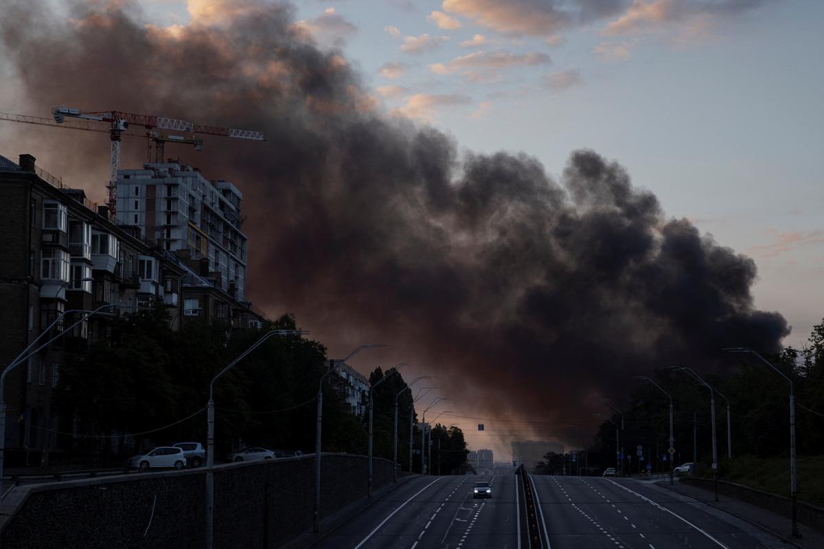 Russia Pounds Kyiv in Major Ballistic Missile Attack