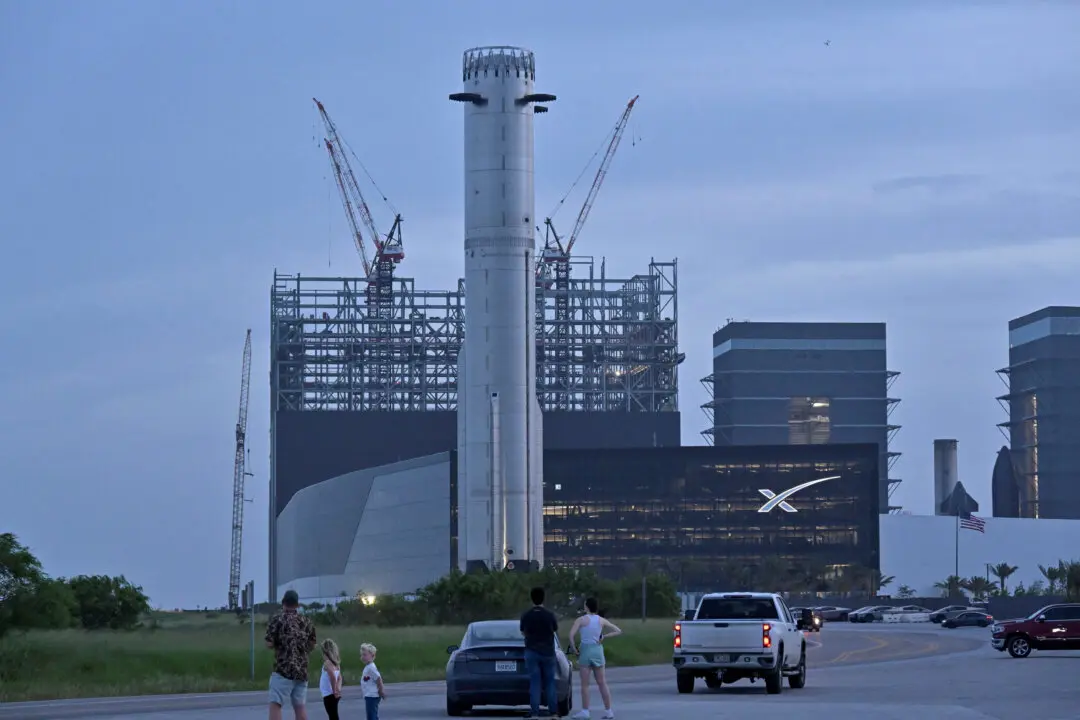 SpaceX Moves Starship Launch Attempt to Thursday