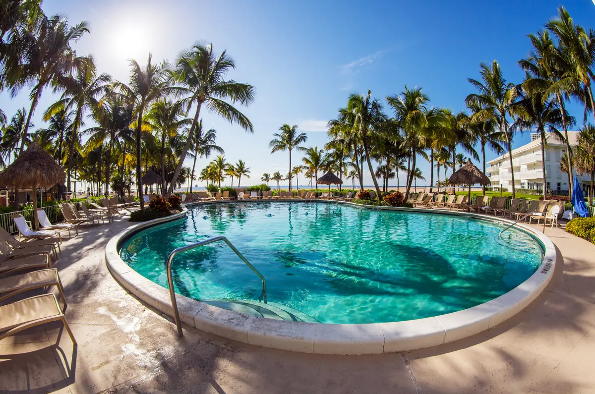 9 Ways to Save on Your Luxury Trip