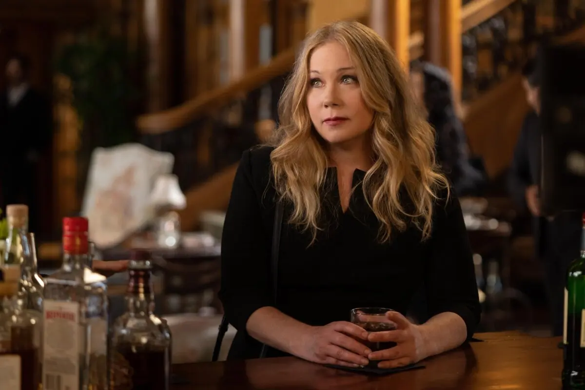 Jen Harding (Christina Applegate), in “Dead to Me.” (Netflix/Saeed Adyani )
