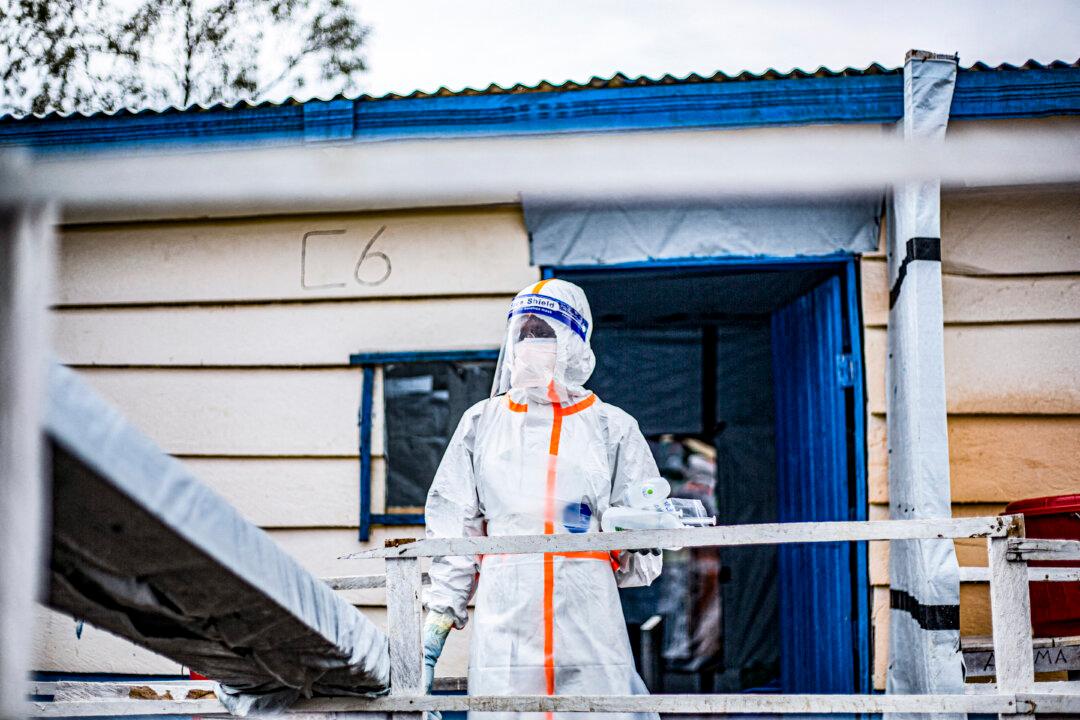Ebola Outbreak Death Toll Climbs Above 930