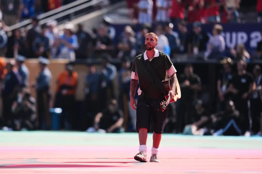 Justin Bieber’s ‘Hallelujah’ World Cup Show Comes as More Young Men Turn to Religion