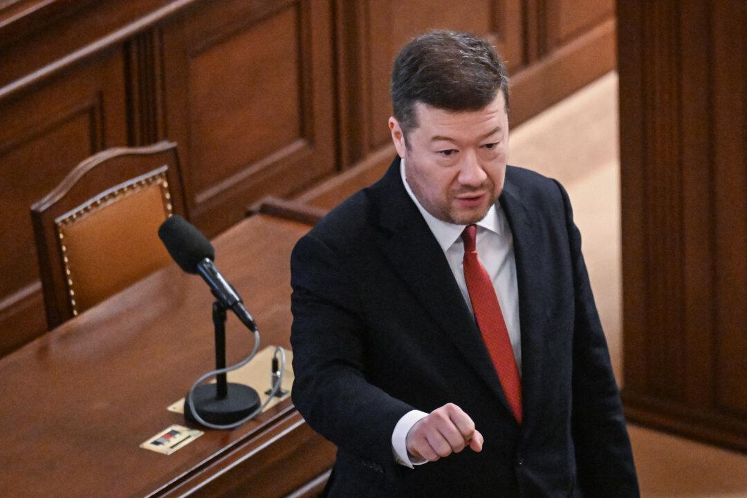 Czech Lower House Speaker Leads Business Delegation to Beijing in Shift From Taiwan