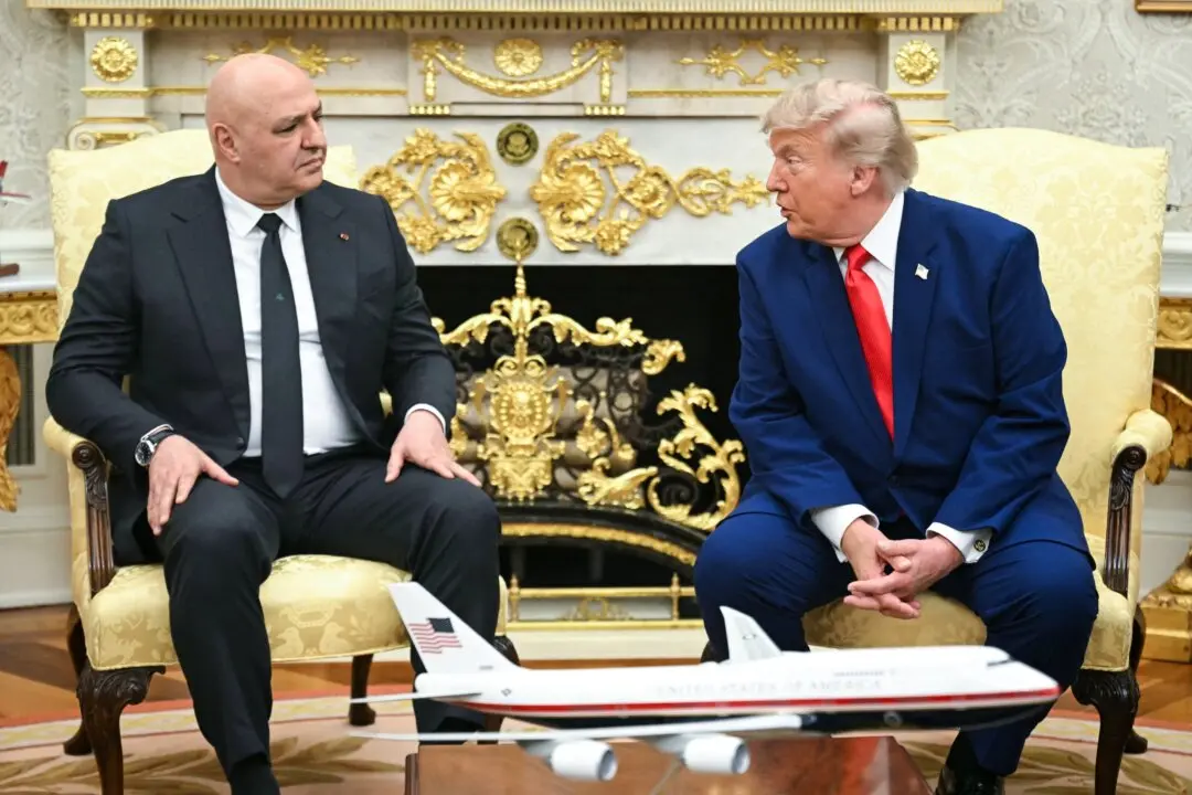Trump Hosts Lebanese President at White House