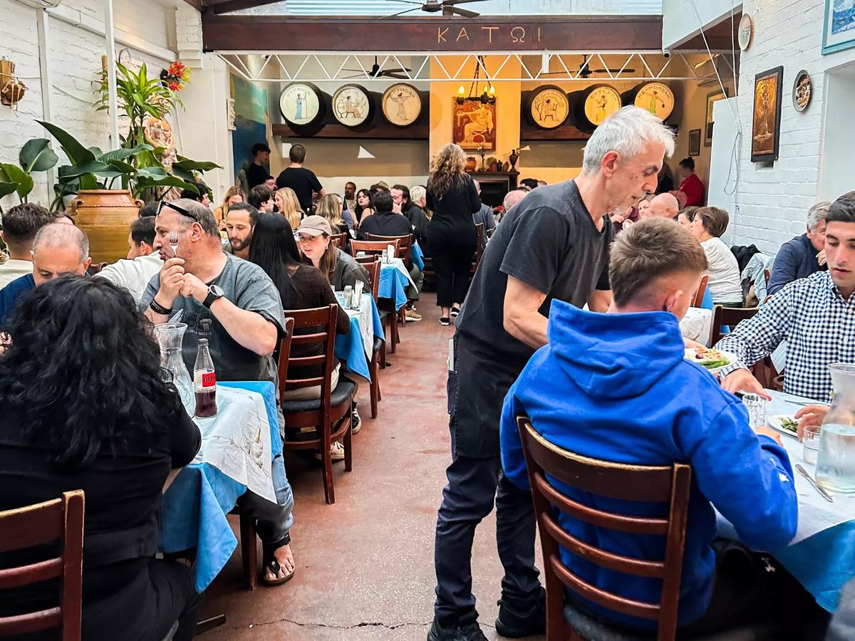 Inside Jim’s Greek Tavern. (Bill Addison/Los Angeles Times/TNS)