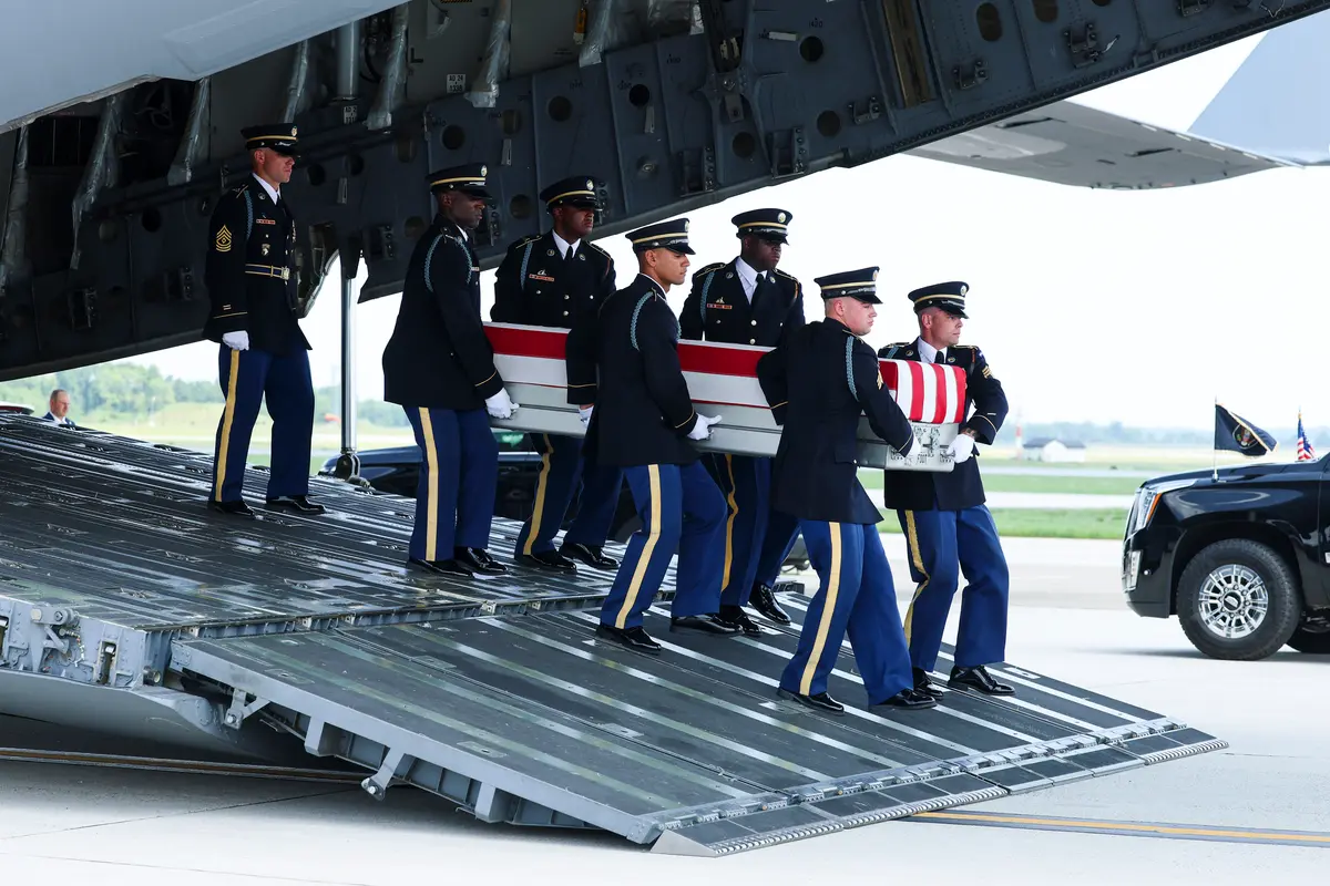 Trump Attends Dignified Transfer of US Soldiers Killed in Iranian Strikes