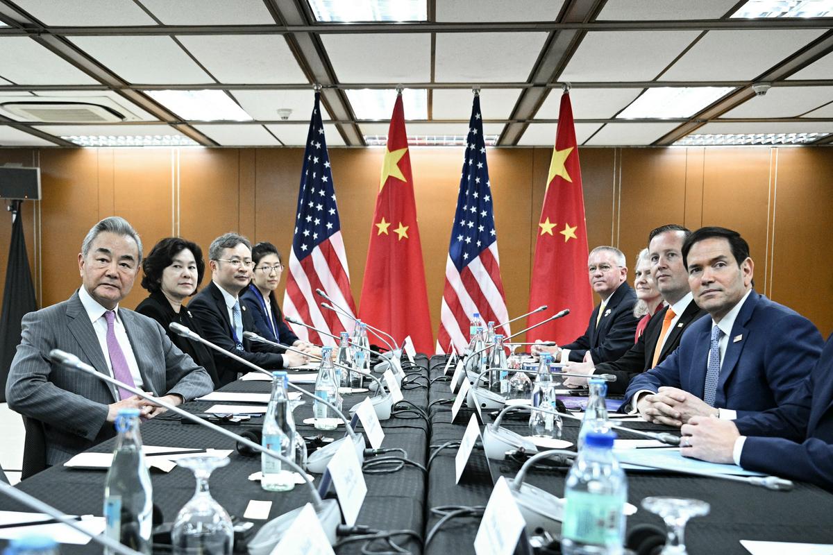 Top US, China Diplomats Meet in Philippines Ahead of Summit