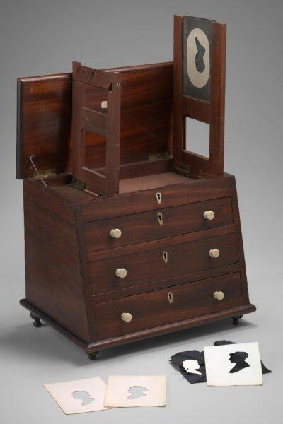 Raphaelle Peale's physiognotrace, circa early 1800s. (Public Domain)