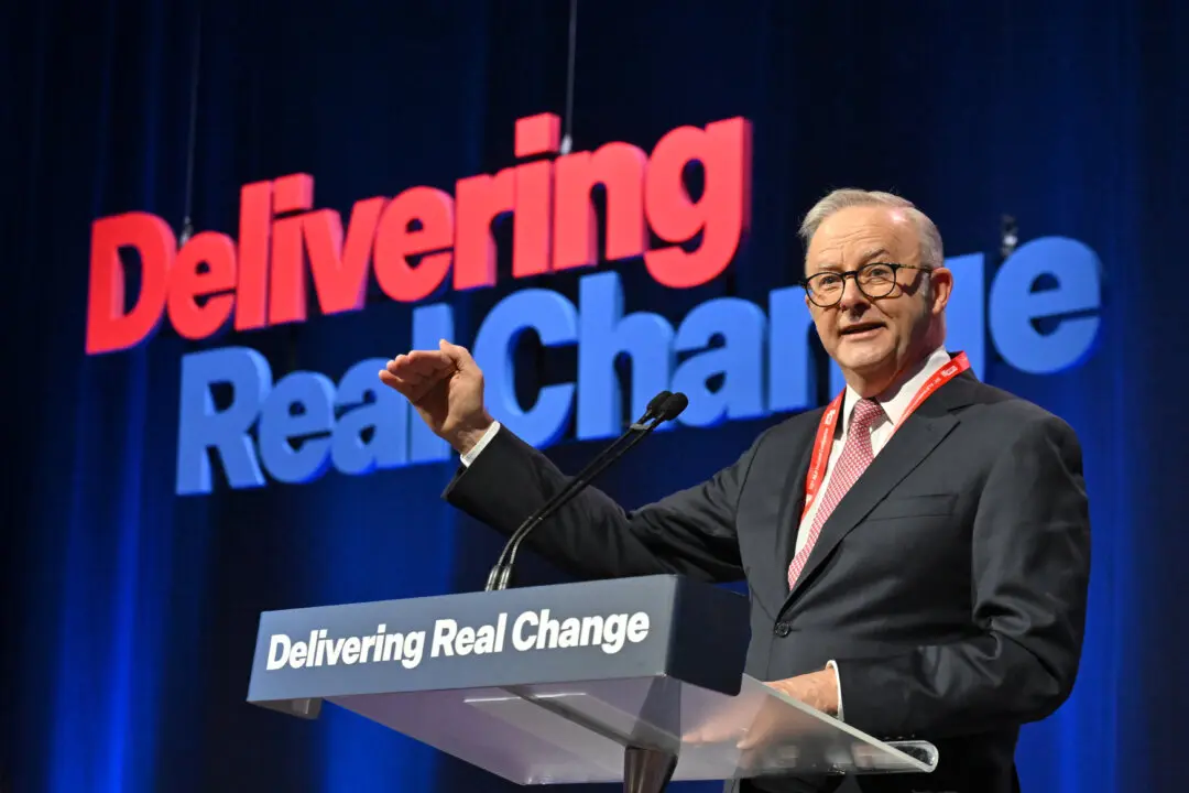 Albanese Rallies Labor Faithful to Counter Surging One Nation