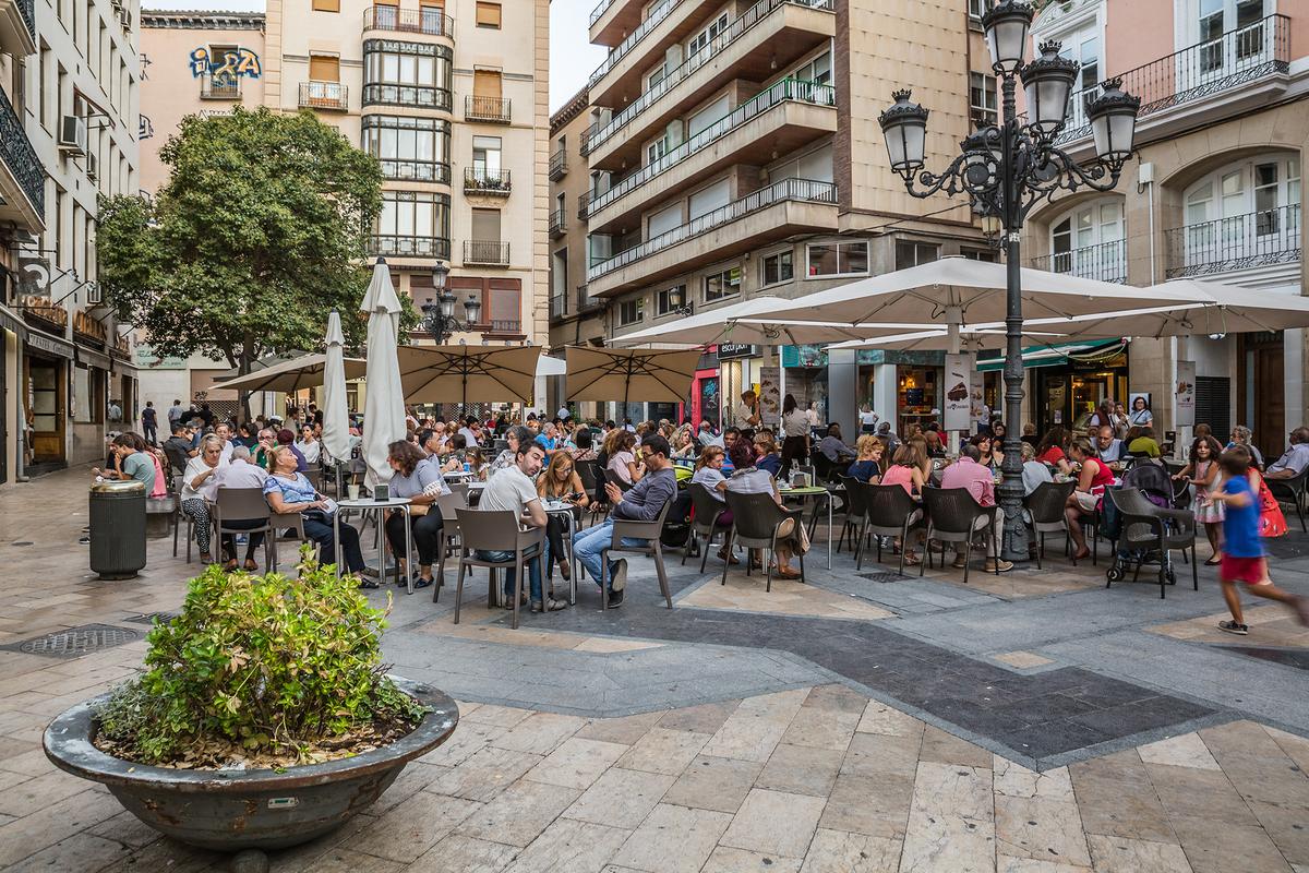 Many of the cafes in Zaragoza offer outdoor dining. (John_Silver/Shutterstock)