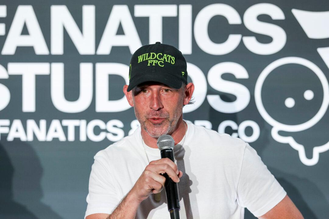 49ers Supporting Head Coach Shanahan After Car Crash