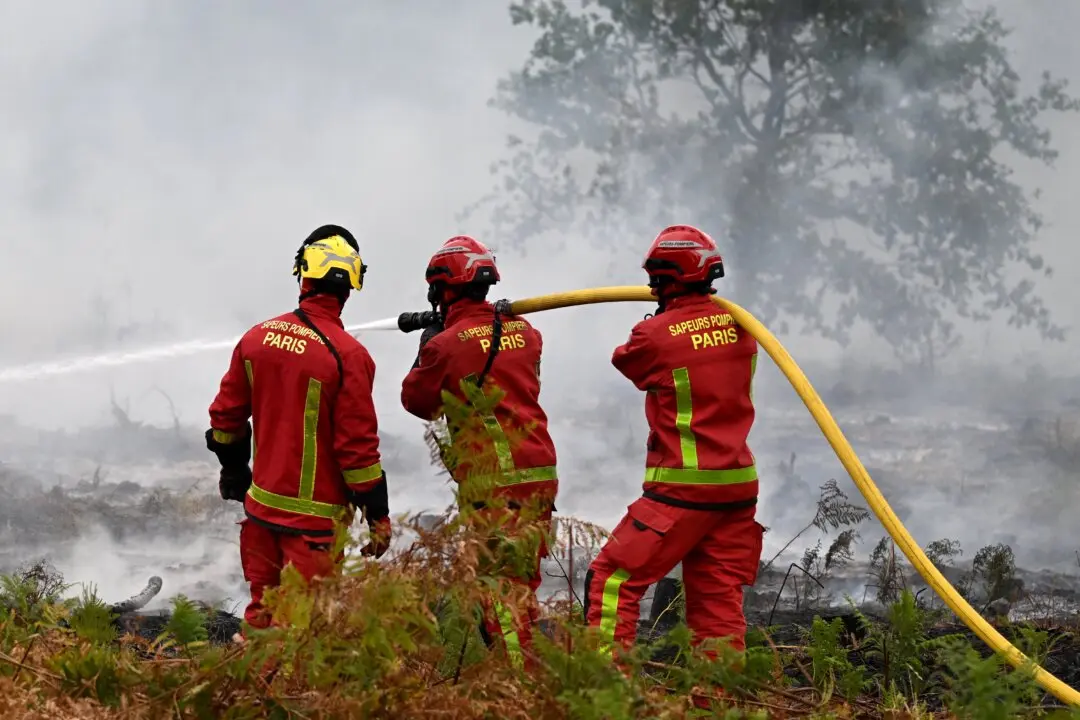300,000 Forced to Evacuate as France, Spain Battle Wildfires