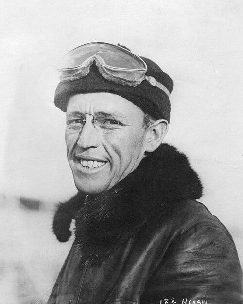 A portrait of aviator Arch Hoxsey, one of the Wright Company's star pilots. (Public Domain)
