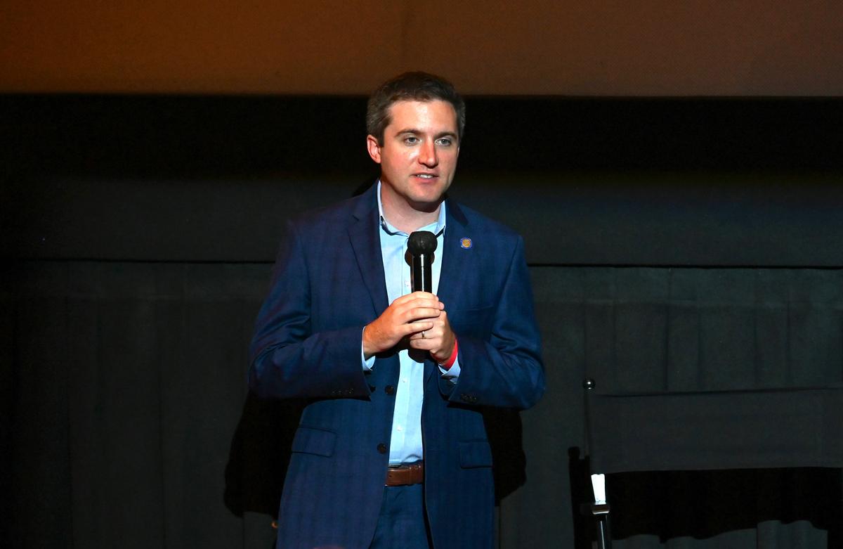 Skoufis Talks to Constituents About Car Insurance Premiums, ICE, and Bail Reform