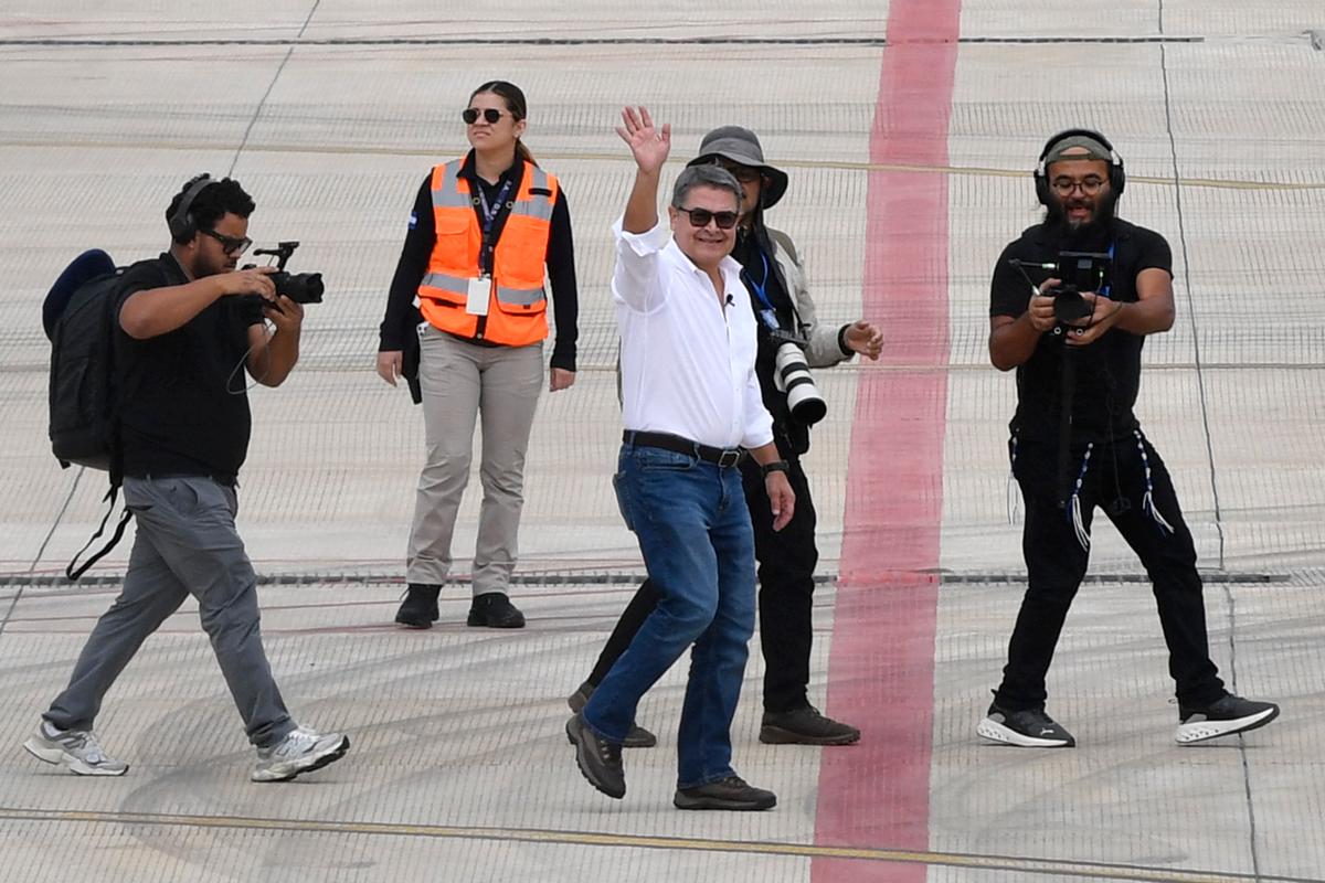 Former President Juan Orlando Hernández Returns to Honduras After Arrest Warrant Suspended