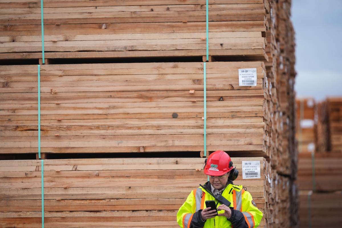 Ottawa Lends Millar Western Lumber $100M to Cope With Tariff Impacts