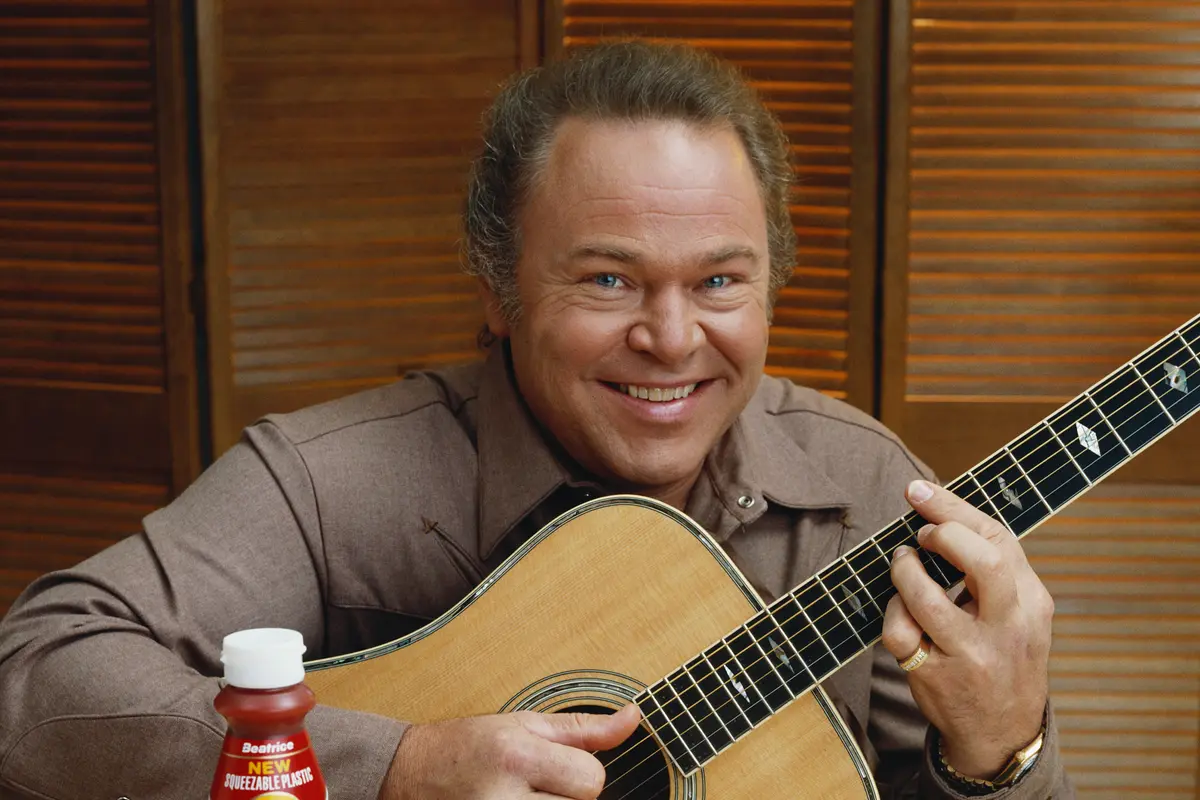 The Artistry and Showmanship of Roy Clark