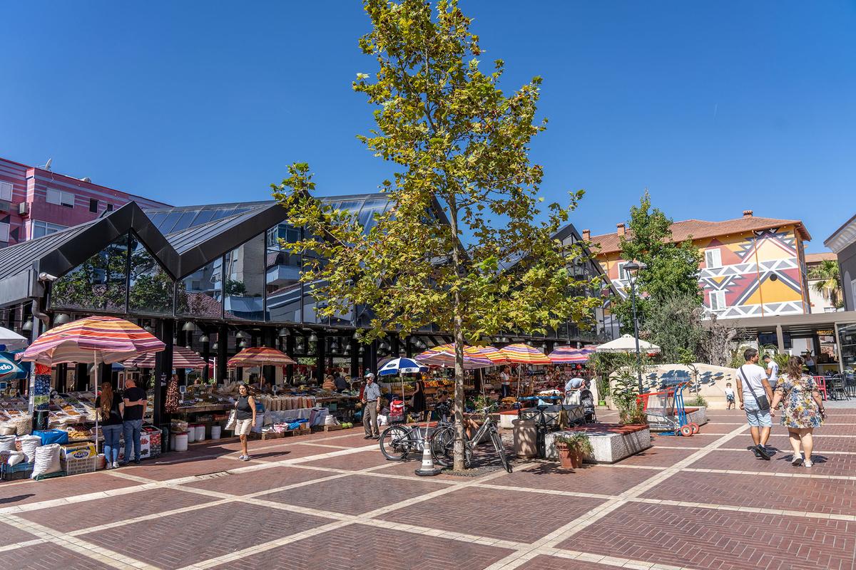 Pazari Ri, meaning “New Bazaar,” is actually one of Tirana’s oldest market districts. It was built in 1931 and has served as the city’s primary food market since 1959. (Andrea Chiozzi/Shutterstock)