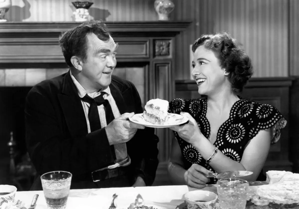 Capt. Thad Vail (Thomas Mitchell) and Della Parkson (Barbara Brown) flirt, in “High Barbaree.” (MGM)