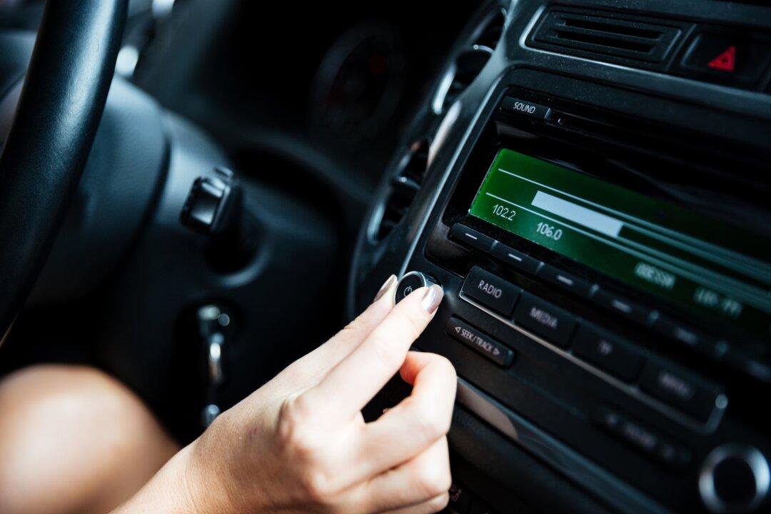 Yes on the AM Radio in Every Vehicle Act