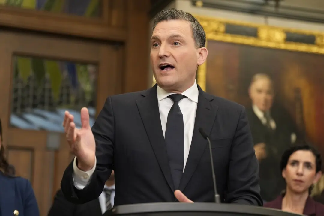 Human or AI Bot? Ottawa Consulting on Transparency of AI Systems