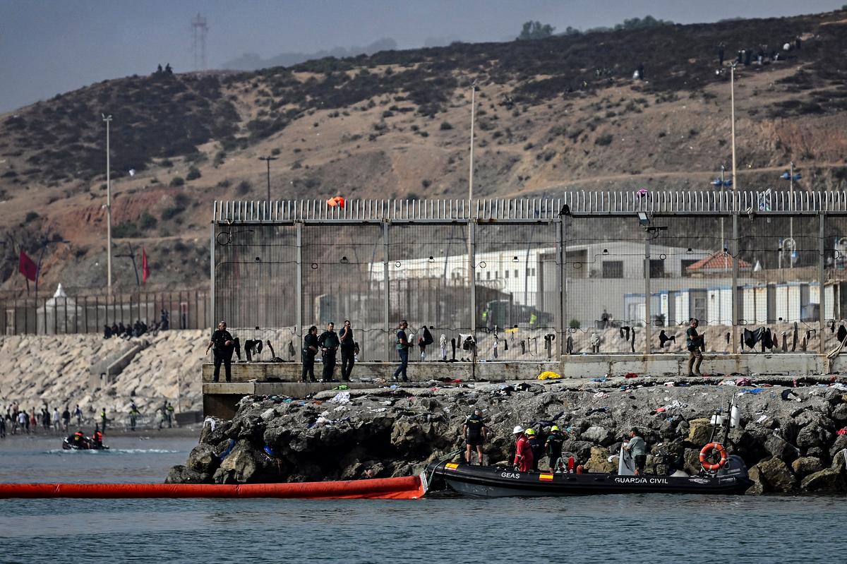 Spain Installs Floating Barrier to Block Illegal Sea Crossings Into Ceuta