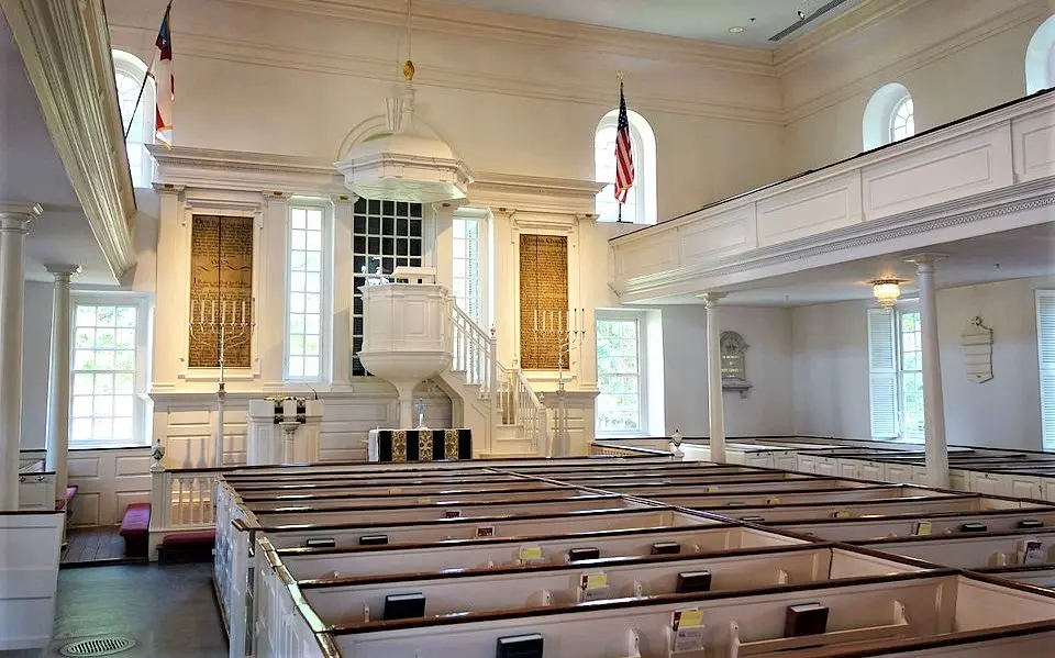The interior of Christ Church in Alexandria, Va. (<a href="https://commons.wikimedia.org/wiki/User:Daderot">Daderot</a>/<a href="http://creativecommons.org/publicdomain/zero/1.0/deed.en">CC0</a>)