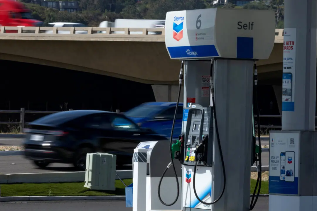 Trump Says Chevron, Exxon Make ‘Too Much Money’ From High Oil Prices, Urges Cuts to Gas Prices