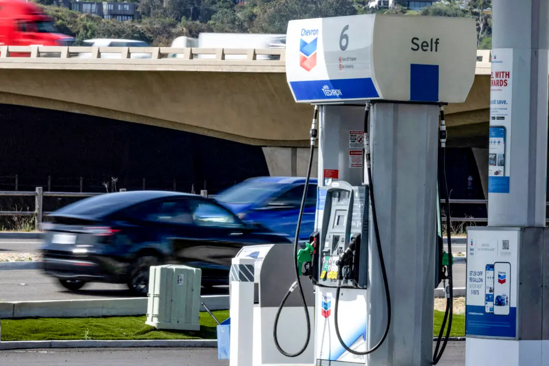 Trump Says Chevron, Exxon Make ‘Too Much Money’ From High Oil Prices, Urges Cuts to Gas Prices