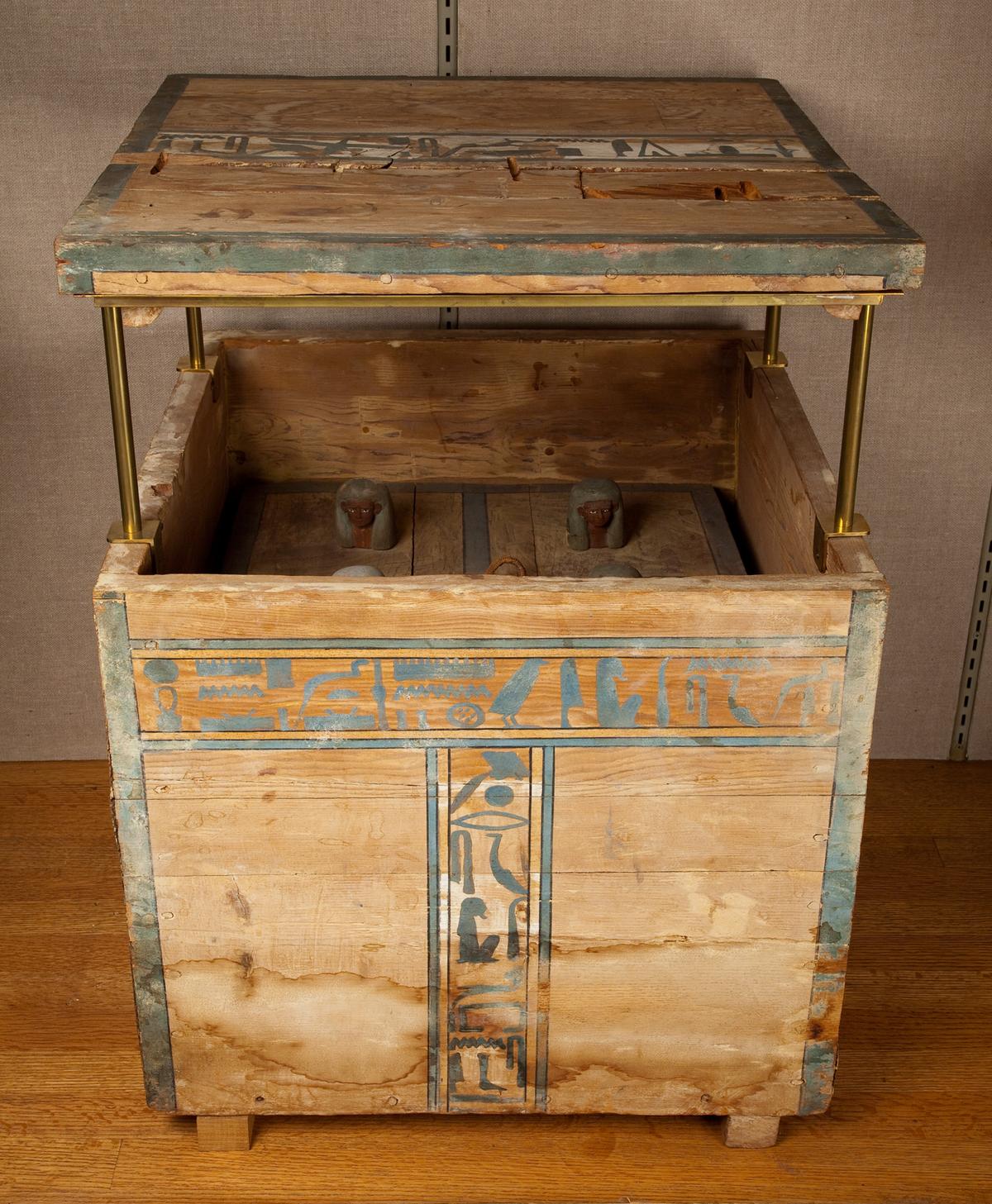 "Canopic Chest of Senbi," circa 1961 B.C.–1878 B.C., from the Middle Kingdom of Egypt. Wood, paint, string; 23 1/16 inches by 23 5/16 inches by 23 1/4 inches. Metropolitan Museum of Art, New York City. (Public Domain)