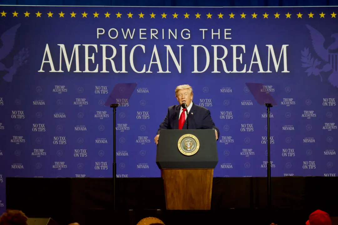 Poll Finds Democrats Lead GOP on Economic Trust for 1st Time in Decade
