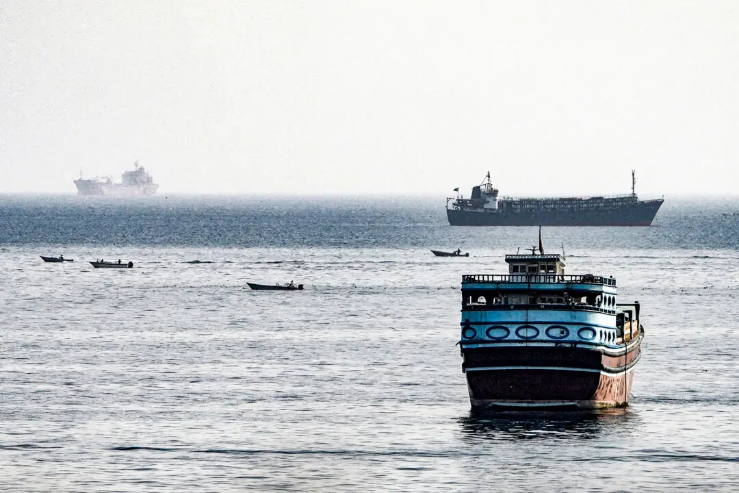 Iran, Oman Near Deal on New Hormuz Shipping Route