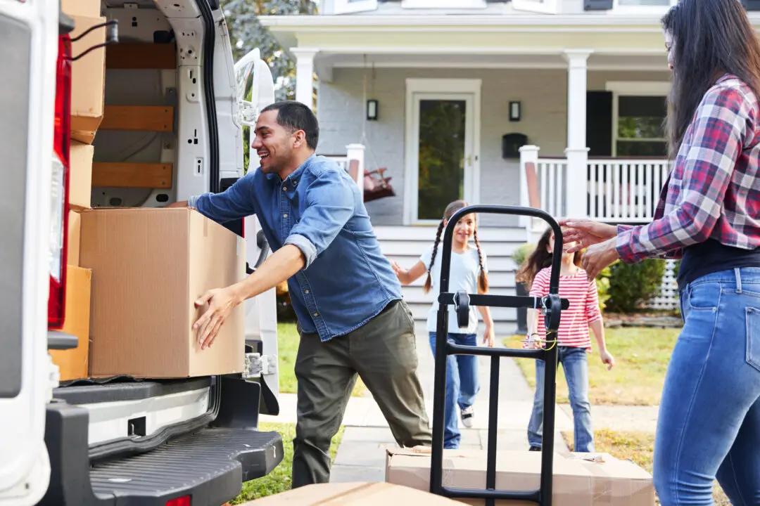 How Can Homeowners Save Money When Moving in Summer?