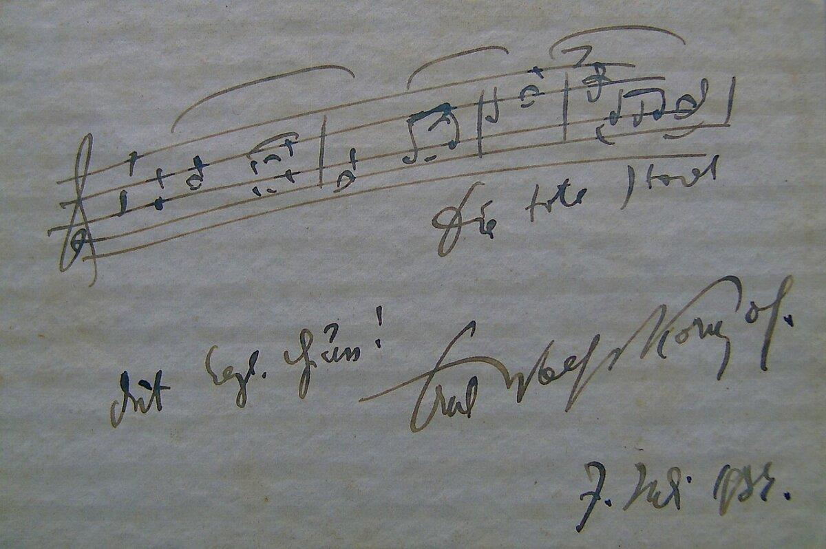 Opera notes from "The Dead City" with a dedication by Erich Wolfgang Korngold. (<a href="https://commons.wikimedia.org/wiki/User:Dumi">Dumi</a>/<a href="https://creativecommons.org/licenses/by-sa/4.0">CC BY-SA 4.0</a>)