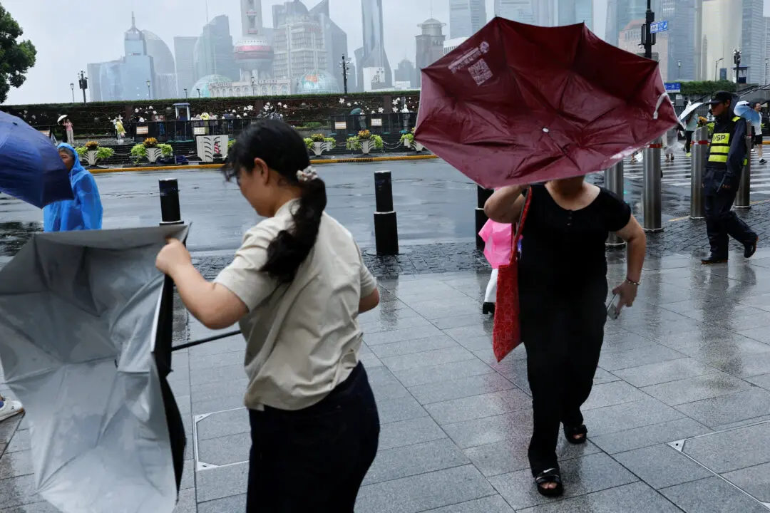 Typhoon Dolphin Hits China’s East Coast, Over 1 Million Evacuated
