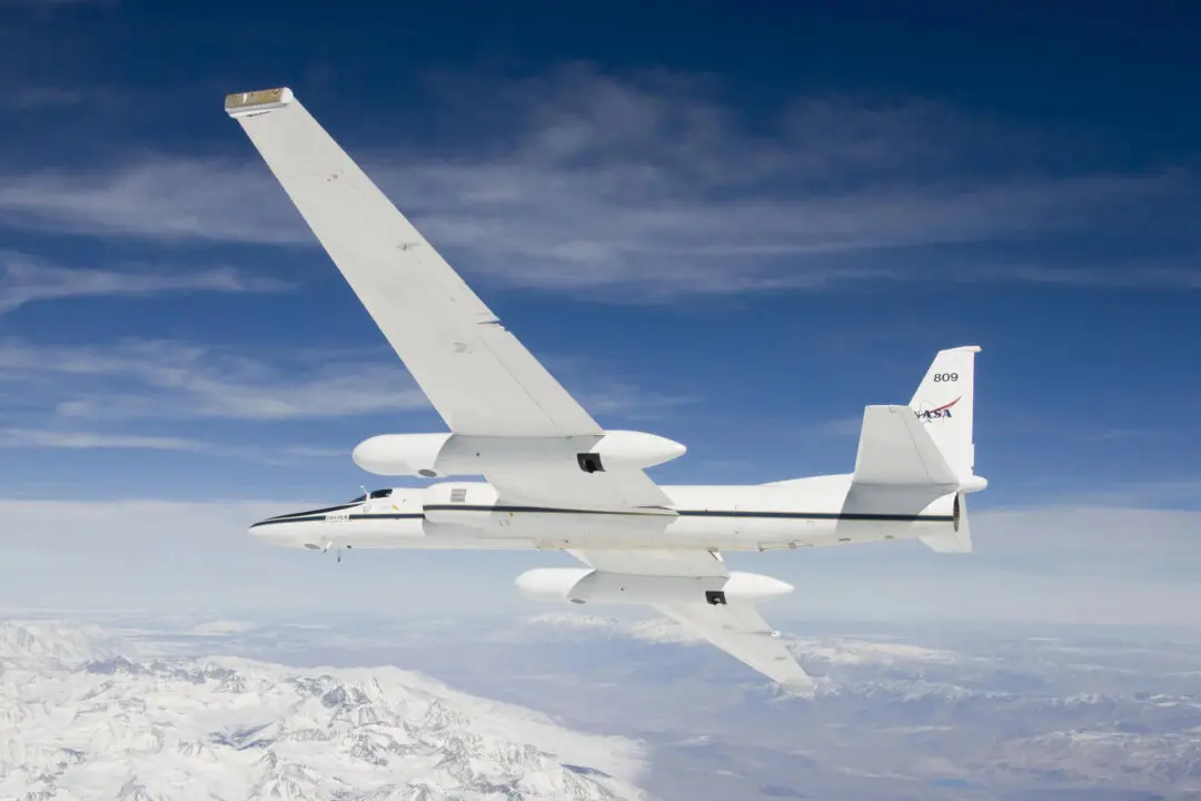 NASA Aircraft Flies High Over BC Wildfires to Study Pyrocumulonimbus Clouds