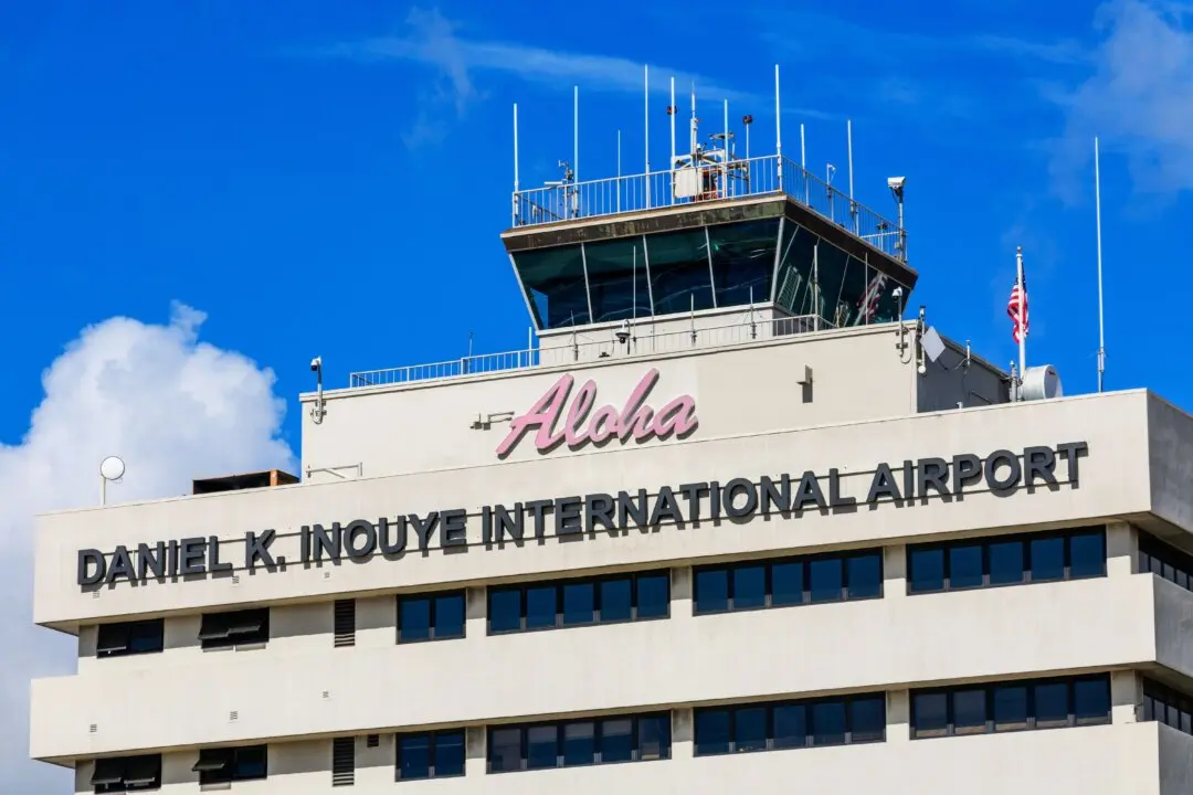 Former Canadian Flight Attendant Who Posed as Pilot Pleads Guilty to Fraud in US