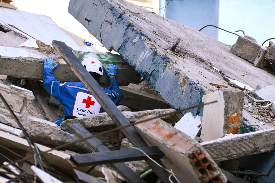 LIVE NOW: Search-and-Rescue Teams Continue Work After Colombia Earthquake