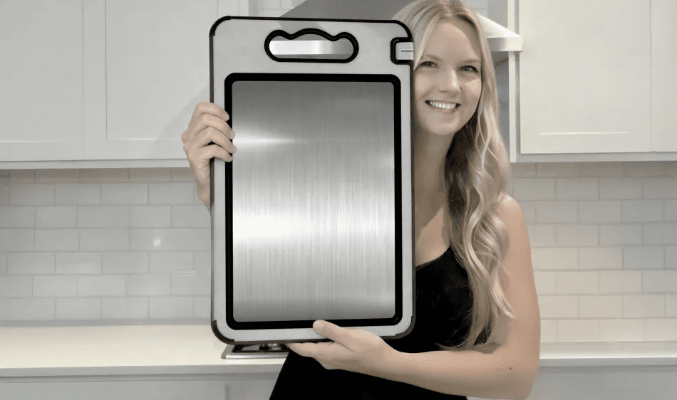 Why Experts Say To Throw Away Your Old Cutting Boards
