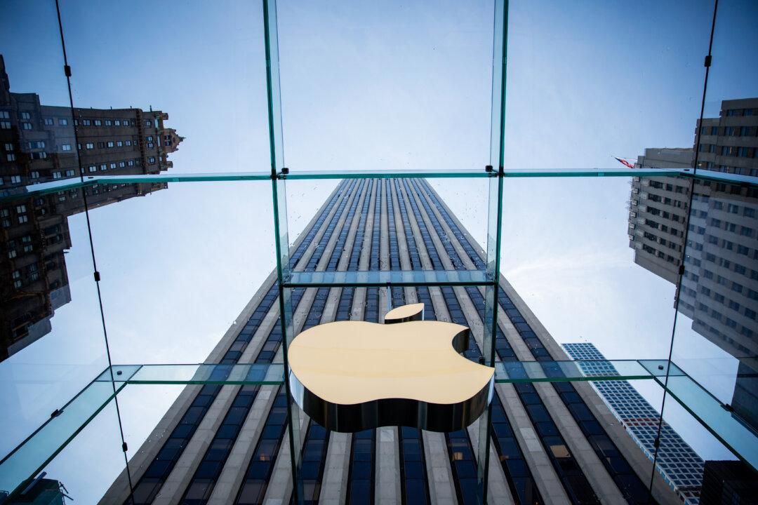 Supreme Court Freezes Lower Court Action in App Store Lawsuit