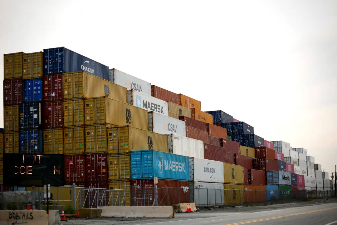 Trade Court Upholds Trump’s Shutdown of $800 De Minimis Duty Exemption