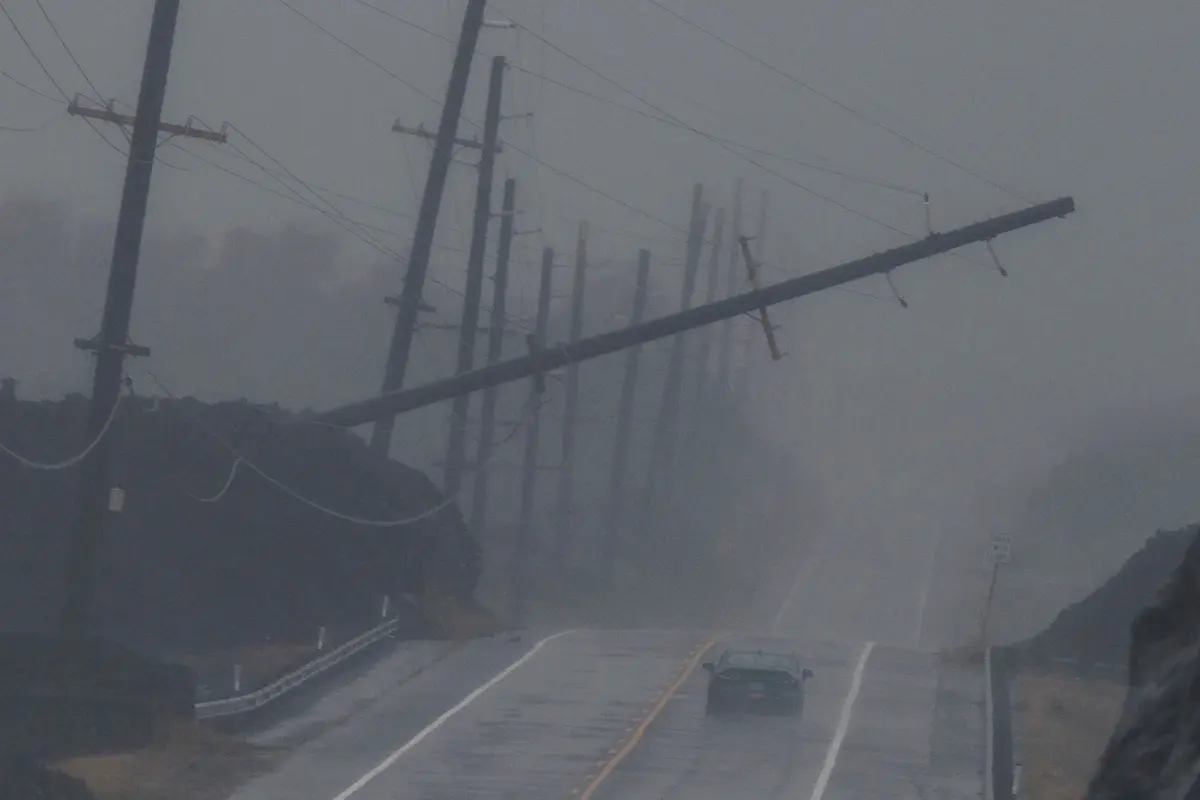 Power Outages Reported for 180,000 in Hawaii as Lala Weakens to Tropical Storm