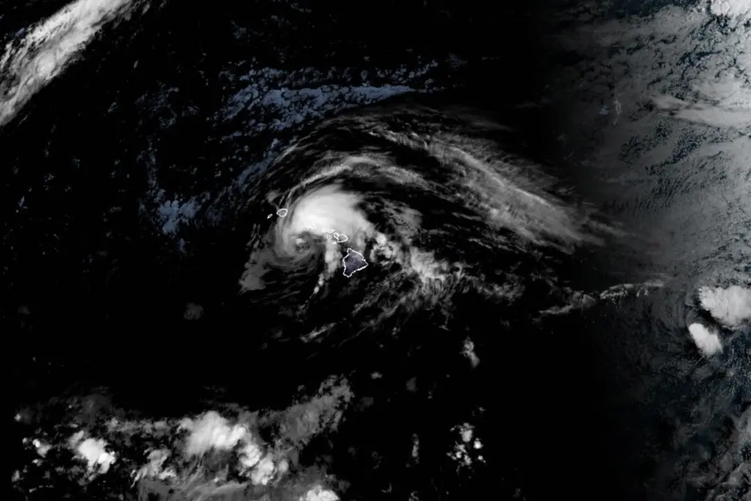 Tropical Storm Lala Nears Hawaii’s Oahu After Hitting Maui, Big Island Overnight