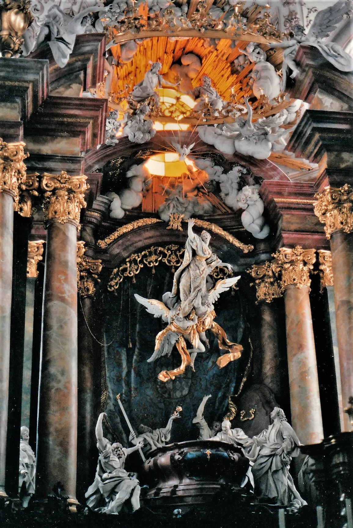“The Assumption of the Virgin Mary,” between 1717–1723, by Egid Quirin Asam. Abbey Church of the Assumption of the Virgin Mary, Rohr, Lower Bavaria, Germany. (<a href="https://commons.wikimedia.org/wiki/File:Kloster_Rohr_Hochaltar_01.jpg?uselang=de" target="_blank" rel="nofollow noopener">Hermetiker/CC BY-SA 1.0</a>)