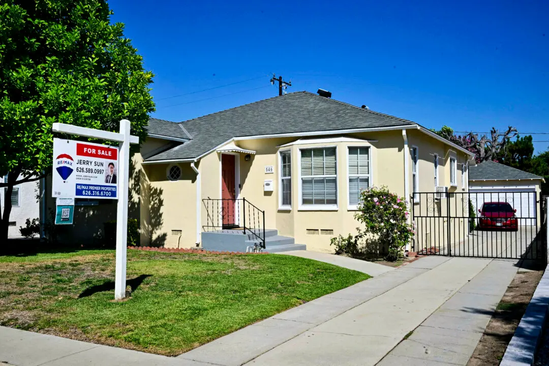 Pending Home Sales Drop for 2nd Straight Month Amid High Mortgage Rates