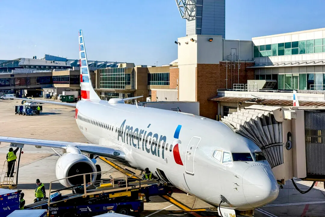 American Airlines Is Bringing Seatback Screens Back to Its Planes